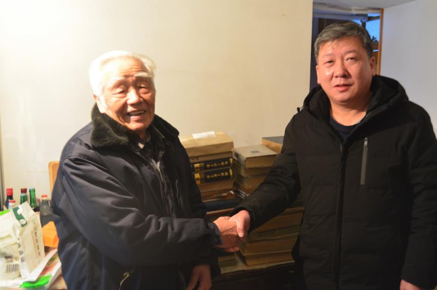 心系抚机-退休技术专家捐赠抚机珍贵技术资料 心系抚机-退休技术专家捐赠抚机珍贵技术资料