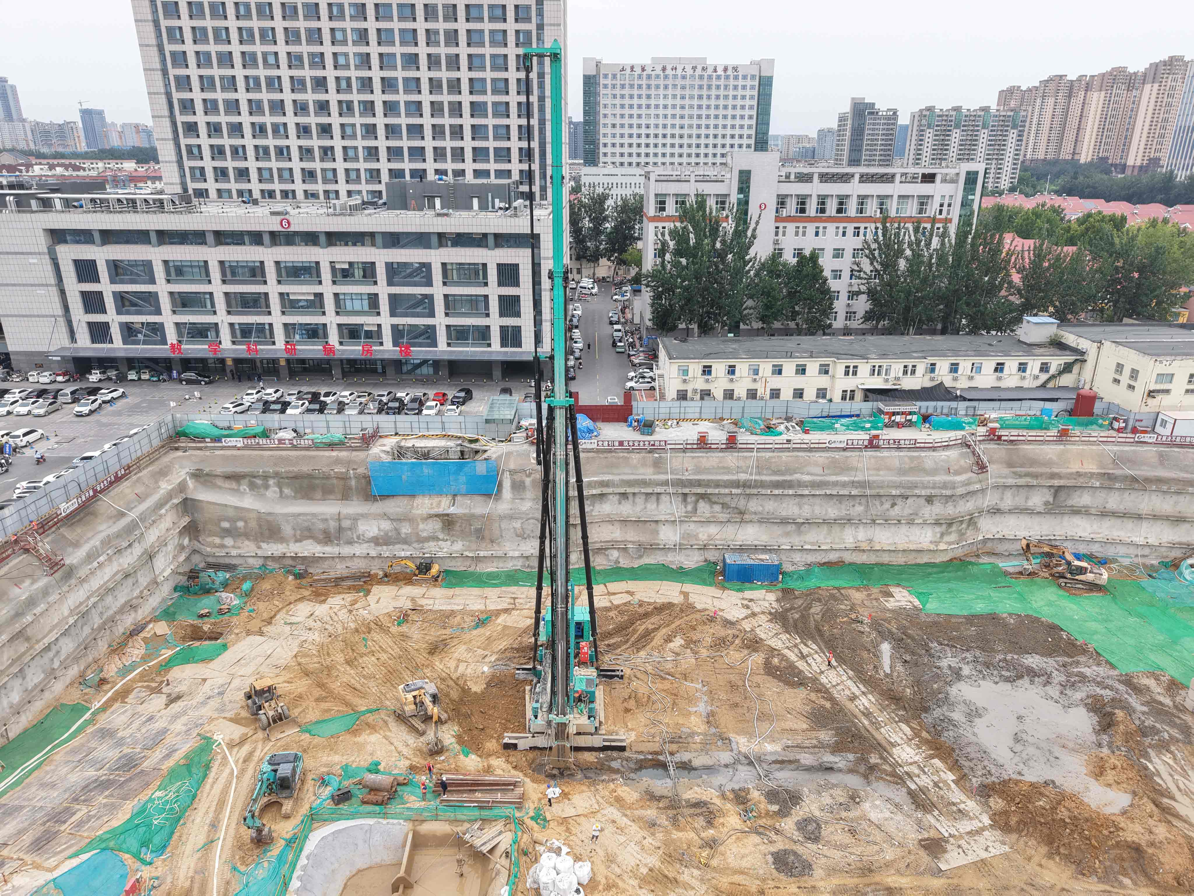 奋战“鸢都之城”,上工MS系列双轮搅在百米基坑上演止水攻坚战! 奋战“鸢都之城”,上工MS系列双轮搅在百米基坑上演止水攻坚战!