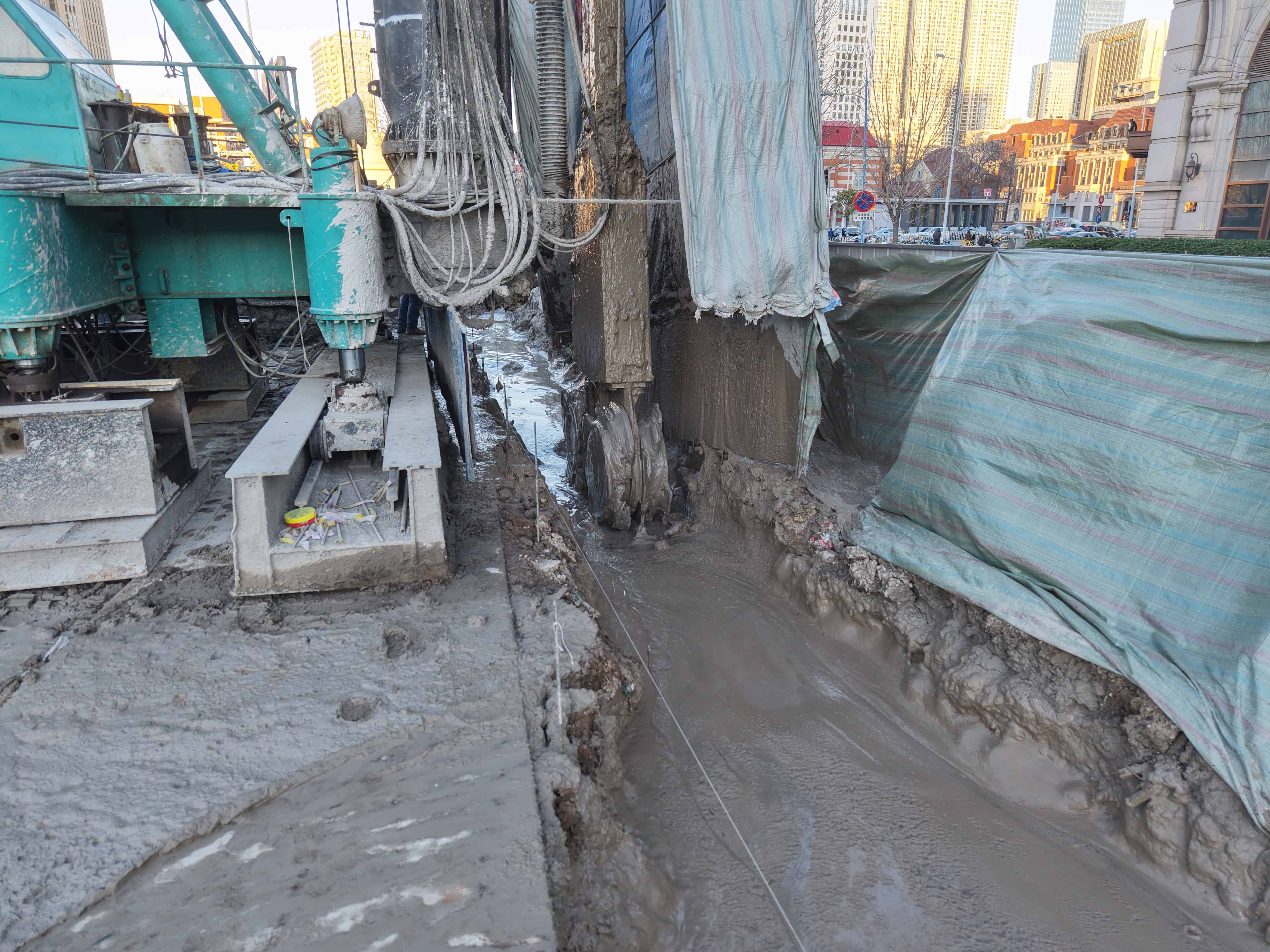 上工机械MS系列双轮搅高效攻坚,助建天津市中心复杂地况下筑造坚实屏障! 上工机械MS系列双轮搅高效攻坚,助建天津市中心复杂地况下筑造坚实屏障!